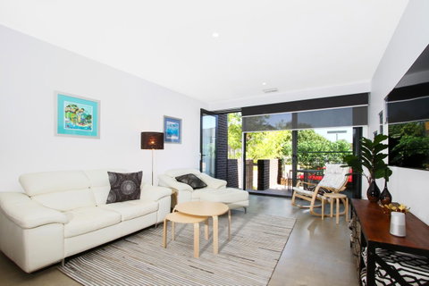 Accommodate Canberra - Parbery - Tourism Cairns 1