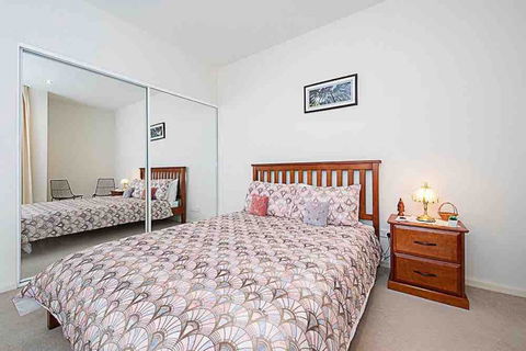 Spacious 1BR Stylish New Acton Apartment +Parking - Tourism Cairns 21