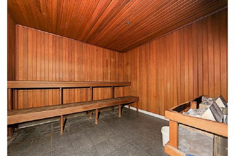 Spacious 1BR Stylish New Acton Apartment +Parking - Tourism Cairns 4