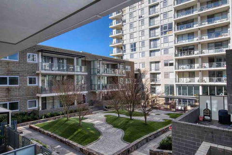 Spacious 1BR Stylish New Acton Apartment +Parking - Tourism Cairns 14