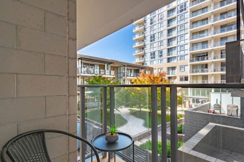 Spacious 1BR Stylish New Acton Apartment +Parking - Tourism Cairns 23