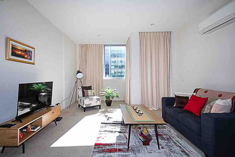 Spacious 1BR Stylish New Acton Apartment +Parking - Tourism Cairns 20