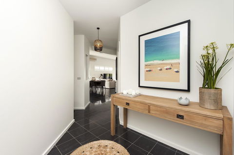 Mollymook Beachfront Penthouse 9 - Tourism Cairns 7