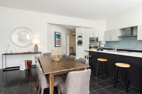 Mollymook Beachfront Penthouse 9 - Tourism Cairns 5