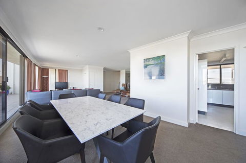 BreakFree Capital Tower Apartments - Tourism Cairns 32