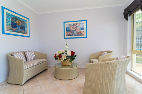 Port Adelaide Harbourside House - Tourism Cairns 4