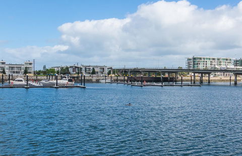 Port Adelaide Harbourside House - Tourism Cairns 10