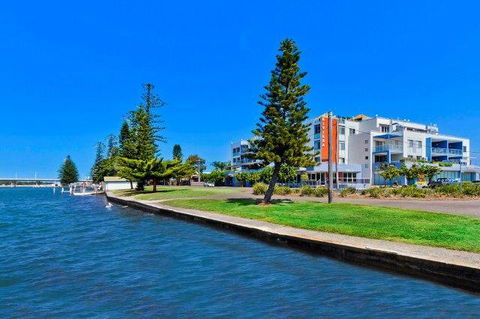 Lakeside Waterfront Apartment The Entrance - Tourism Cairns 39
