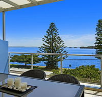 Lakeside Waterfront Apartment 18 The Entrance - Tourism Cairns