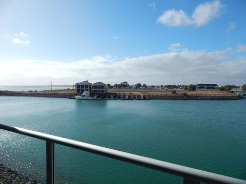 Wallaroo Marina Executive Apartments - Tourism Cairns 18