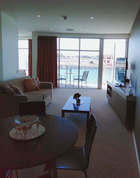 Wallaroo Marina Executive Apartments - Tourism Cairns 5