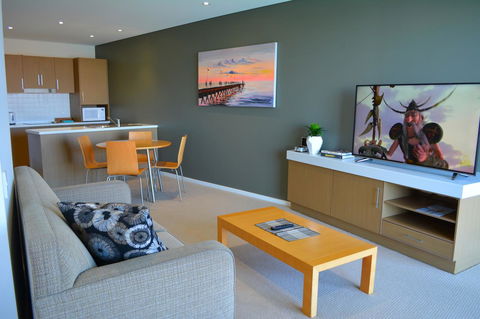Wallaroo Marina Luxury Apartment - Tourism Cairns 9