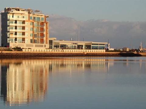 Wallaroo Marina Luxury Apartment - Tourism Cairns 3