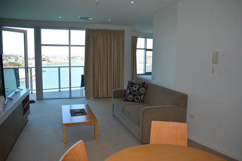Wallaroo Marina Luxury Apartment - Tourism Cairns 26