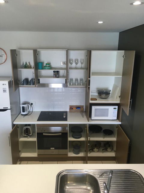 Wallaroo Marina Luxury Apartment - Tourism Cairns 8