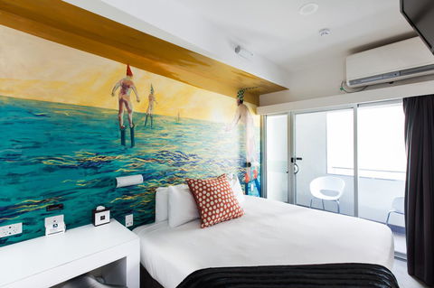 Majestic Minima Hotel - Tourism Cairns 0