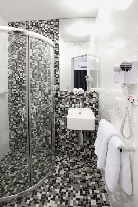 Majestic Minima Hotel - Tourism Cairns 9
