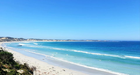 Rocks Retreat Cabin - Dolphin - Tourism Cairns 10