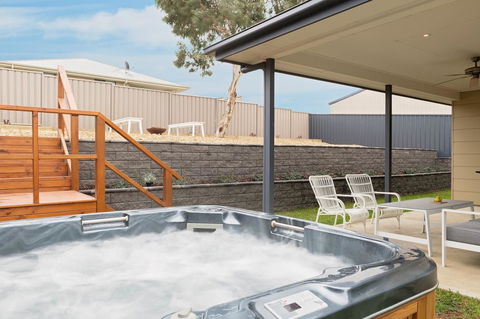 Boutique Getaway On Wright - Tourism Cairns 22