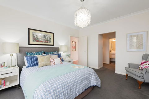 Boutique Getaway On Wright - Tourism Cairns 7