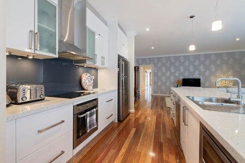 Boutique Getaway On Wright - Tourism Cairns 2