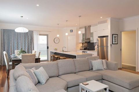Boutique Getaway On Wright - Tourism Cairns 4