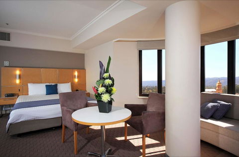 Stamford Grand Adelaide - Tourism Cairns 3