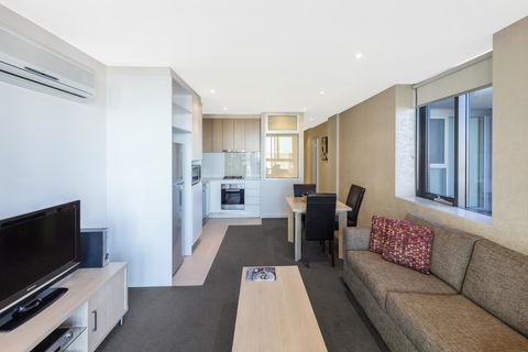 IStay Precinct Adelaide - Tourism Cairns 24