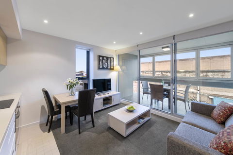 IStay Precinct Adelaide - Tourism Cairns 28
