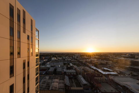 IStay Precinct Adelaide - Tourism Cairns 6