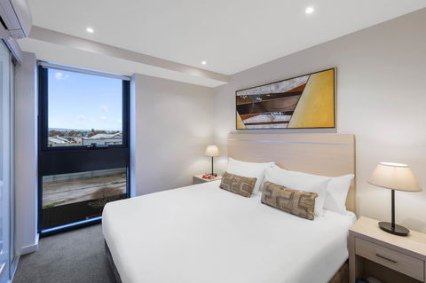 IStay Precinct Adelaide - Tourism Cairns 1
