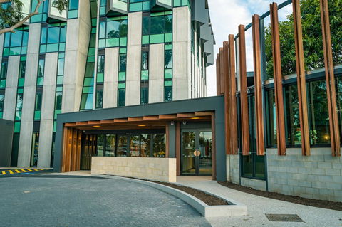 Marion Hotel - Tourism Cairns 0