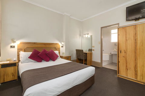 Adelaide Paringa - Tourism Cairns 9