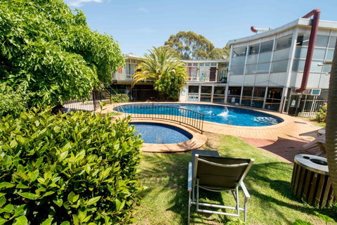 Jacksons Motor Inn - Tourism Cairns 2