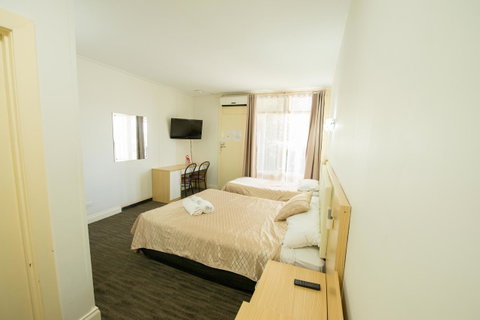 Jacksons Motor Inn - Tourism Cairns 17