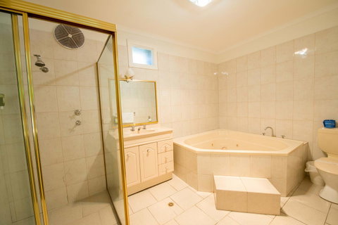 Jacksons Motor Inn - Tourism Cairns 7