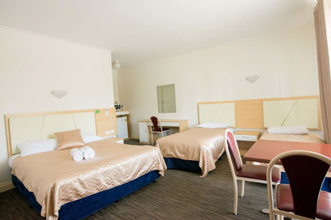 Jacksons Motor Inn - Tourism Cairns 12