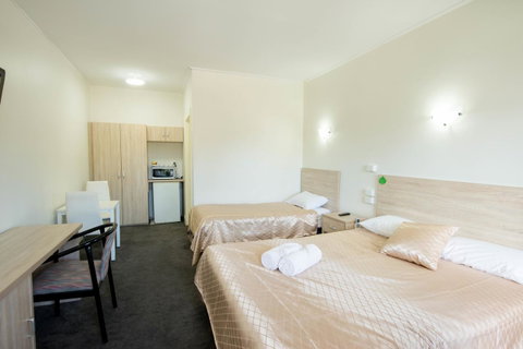 Jacksons Motor Inn - Tourism Cairns 14
