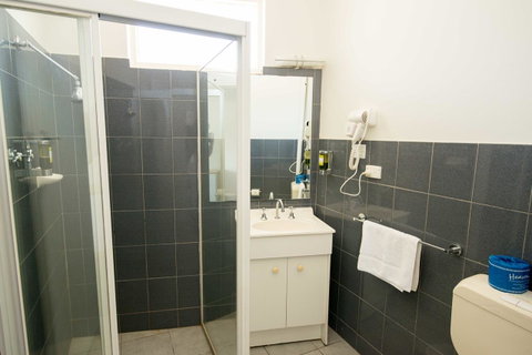 Jacksons Motor Inn - Tourism Cairns 13