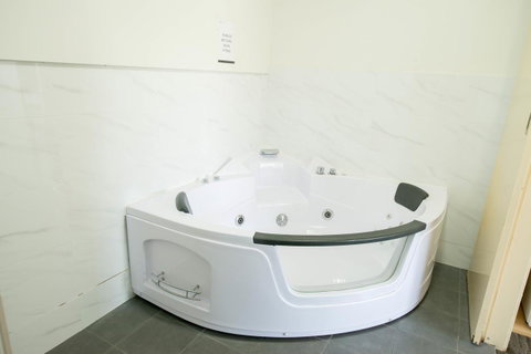 Jacksons Motor Inn - Tourism Cairns 31