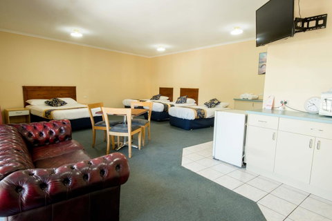 Jacksons Motor Inn - Tourism Cairns 25