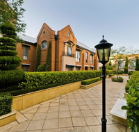 Majestic Old Lion Apartments - Tourism Cairns