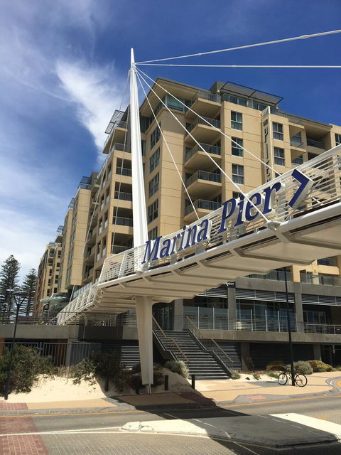 Glenelg Seaside Apartment - Tourism Cairns 4