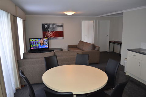 Arkana Motor Inn & Terrace Apartments - Tourism Cairns 8