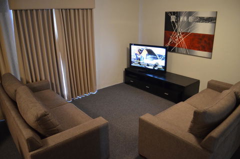 Arkana Motor Inn & Terrace Apartments - Tourism Cairns 4