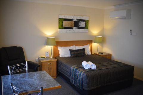 Arkana Motor Inn & Terrace Apartments - Tourism Cairns 0