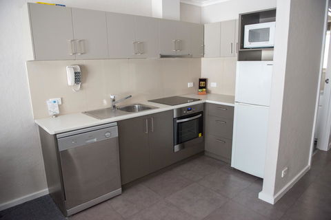 Arkana Motor Inn & Terrace Apartments - Tourism Cairns 3