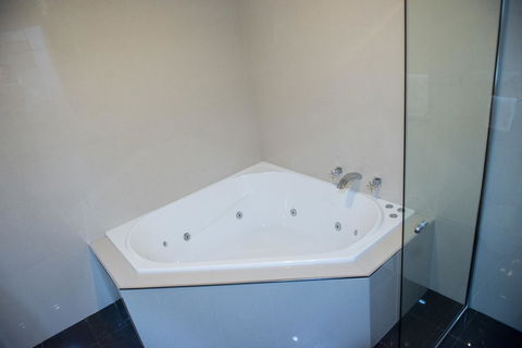 Arkana Motor Inn & Terrace Apartments - Tourism Cairns 17