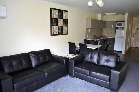 Arkana Motor Inn & Terrace Apartments - Tourism Cairns 34