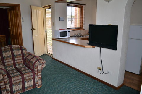 Arkana Motor Inn & Terrace Apartments - Tourism Cairns 35